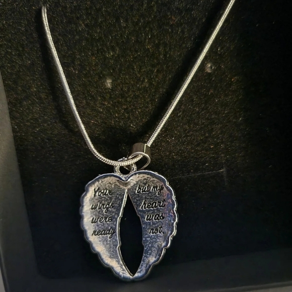 210. Guardian Angel wings silvertone  necklace - Picture 4 of 5
